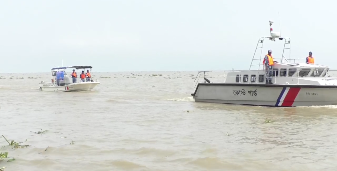 ভোলায় মা ইলিশ রক্ষায় কোস্টগার্ডের টহল অভিযান অব্যাহত